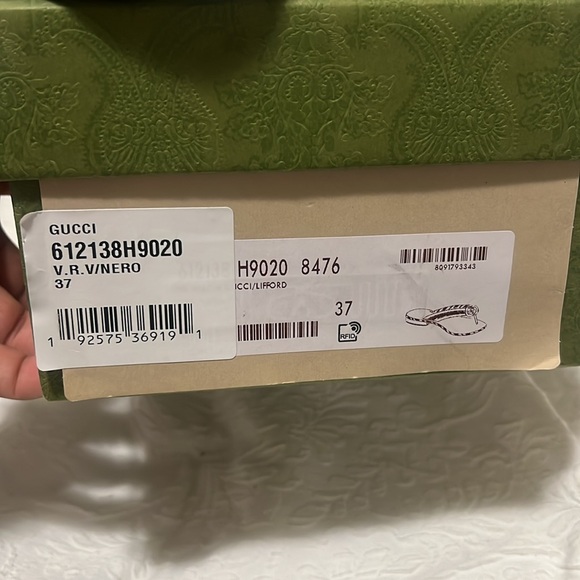Gucci thong sandals size 37 - Picture 2 of 4